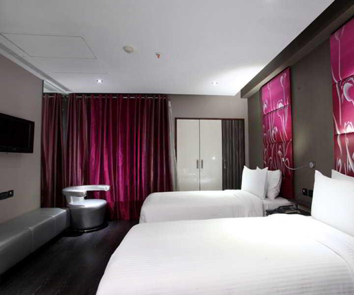 The Spring Hotel Chennai Exterior photo