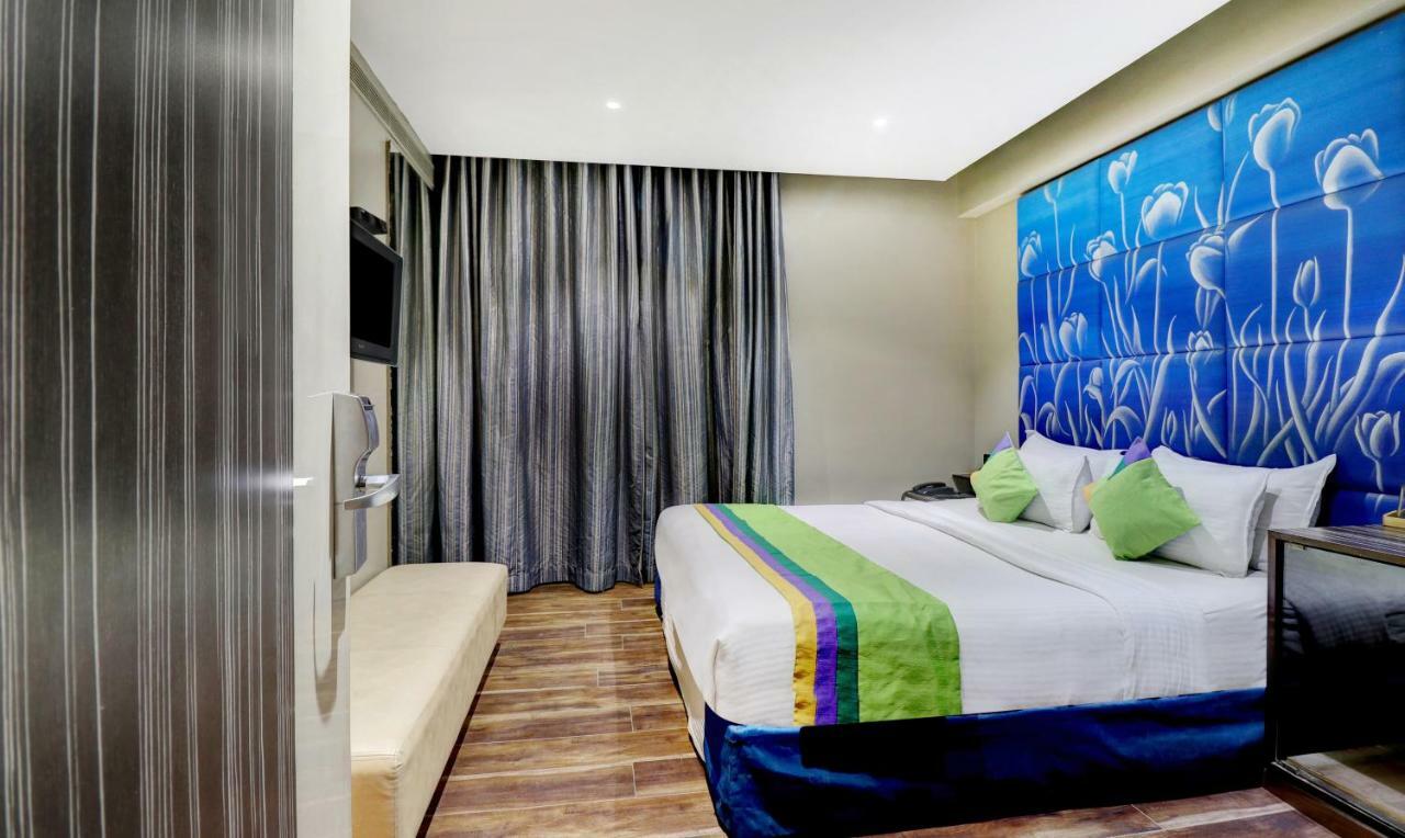 The Spring Hotel Chennai Exterior photo