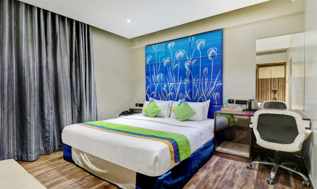 The Spring Hotel Chennai Exterior photo