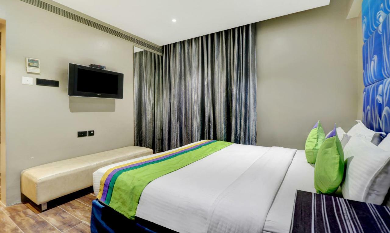 The Spring Hotel Chennai Exterior photo