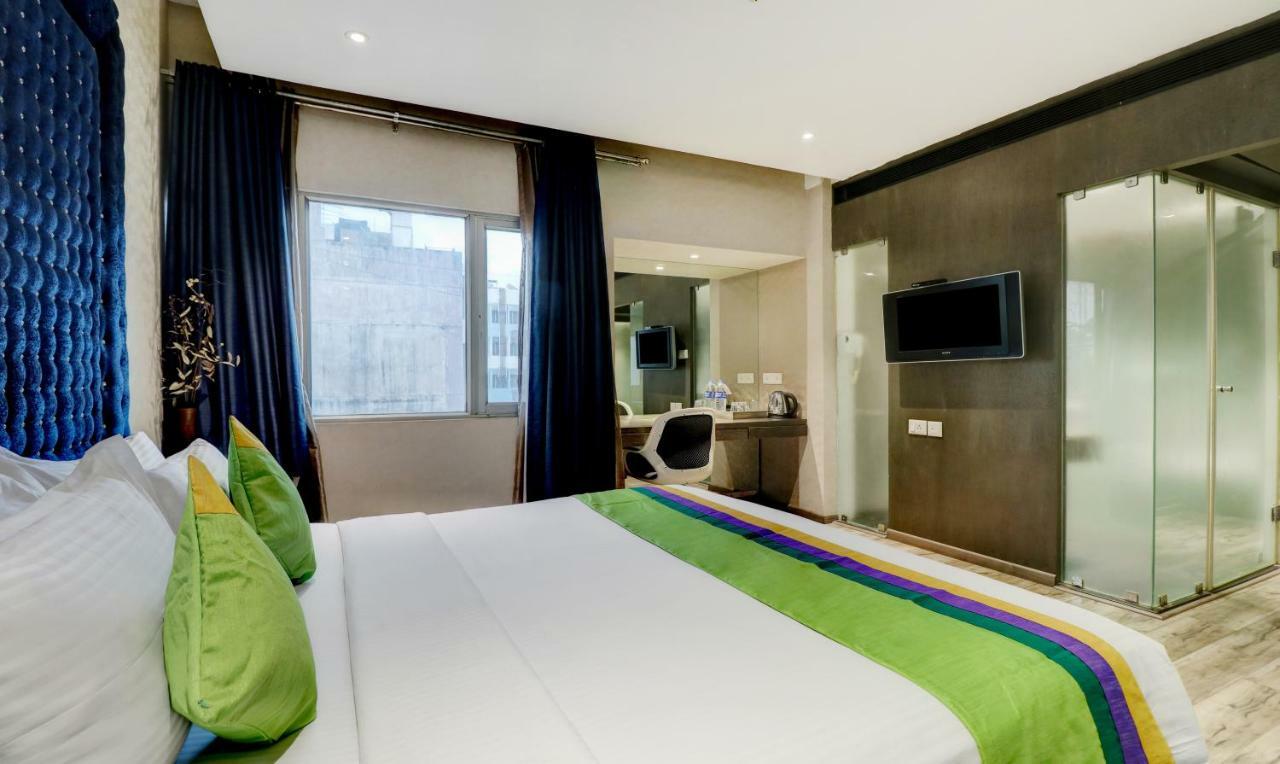 The Spring Hotel Chennai Exterior photo